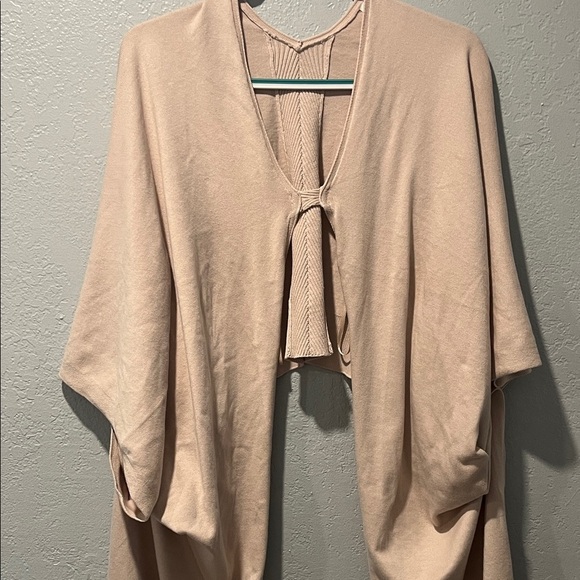 Lululemon Athletica Light Pink Poncho - Picture 3 of 5